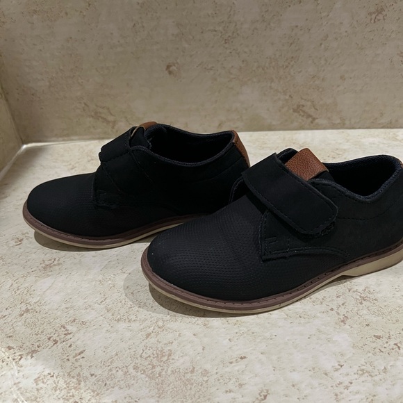 Max and Jake toddler boy black dress shoe size 9. - Picture 2 of 9